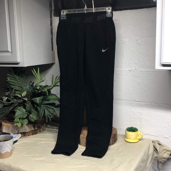 Nike Pants - Nike Insulated leggings
